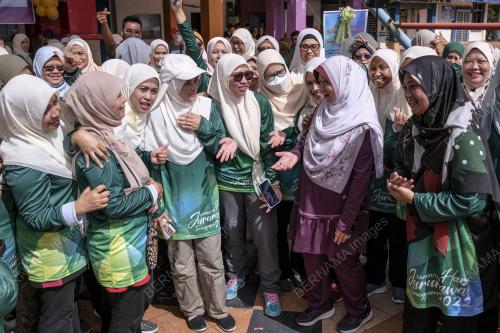 ZURAIDA MD NOOR