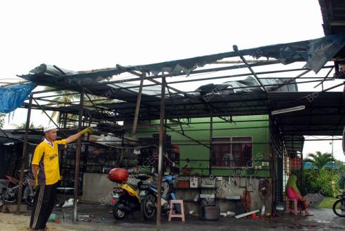 RUMAH ROSAK