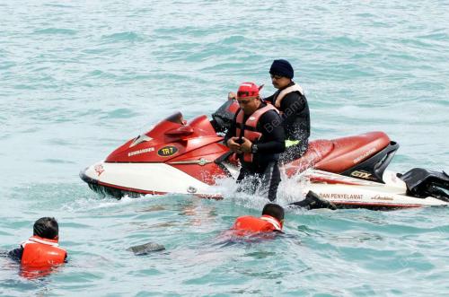 LATIHAN MENCARI DAN MENYELAMAT