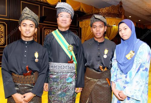ATLET TERIMA PINGAT