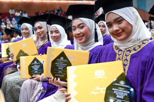 KONVOKESYEN POLITEKNIK DAN KOLEJ KOMUNITI