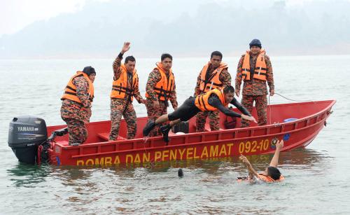 TR02_20102015_BOMBA_LATIHAN
