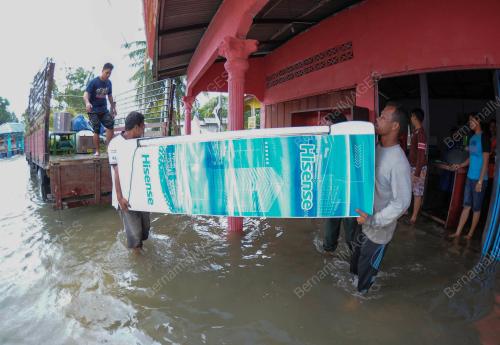 TR02_21012017_BANJIR_BESUT