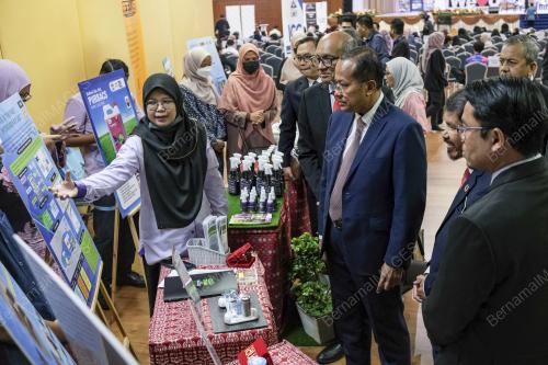 DATUK SERI DR AHMAD SAMSURI MOKTHAR