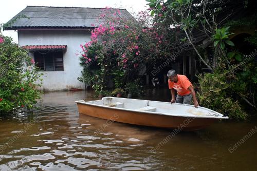 BANJIR KAMPUNG TITIAN BARU