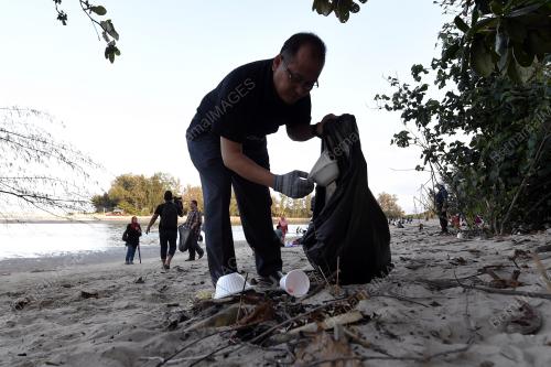 TR02_23062018_PANTAI_SAMPAH