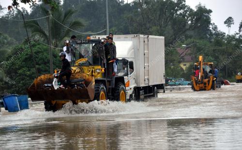 TR02_23122014_BANJIR