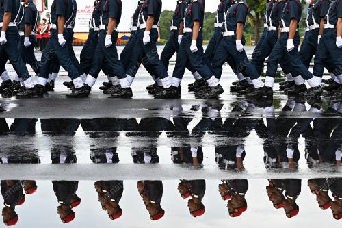 TAMAT LATIHAN KEBOMBAAN
