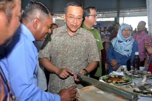 DATUK SERI AHMAD SAMSURI
