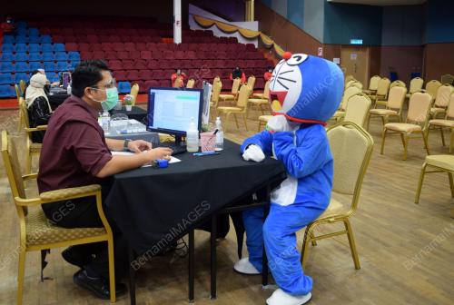 DORAEMON TERIMA VAKSIN COVID-19