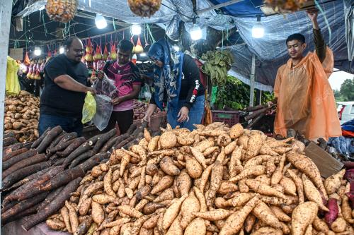 UBI LARIS MUSIM TENGKUJUH