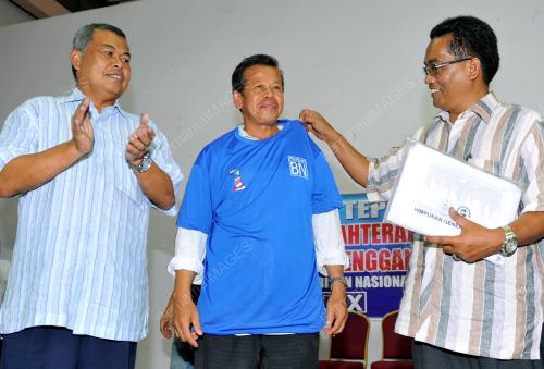 TR02_27042013_MASUK_UMNO