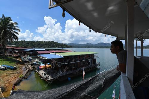RUMAH BOT TASIK KENYIR