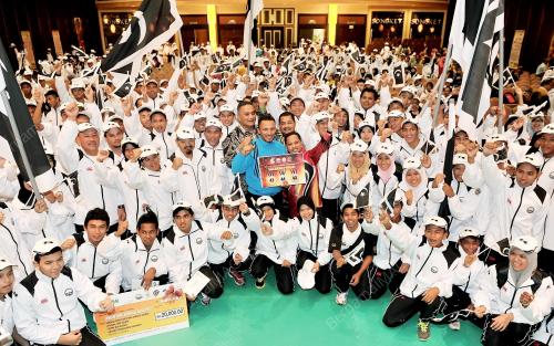 TR02_28062012_BENDERA_SUKMA