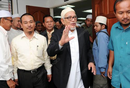 TR02_28102014_HADI_MAHKAMAH