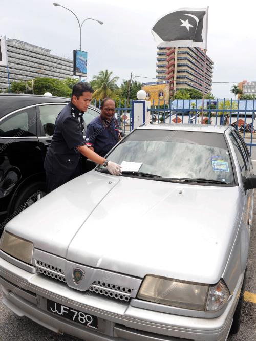 TR02_29042015_POLIS_KERETA