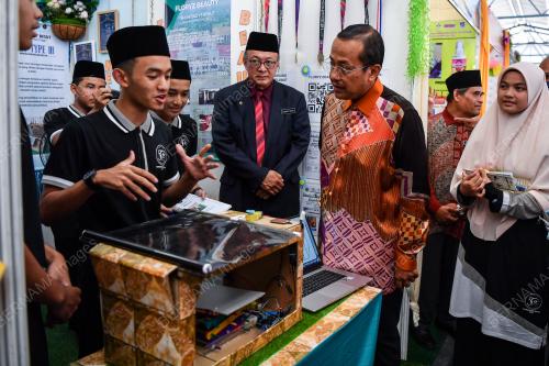 DATUK SERI DR AHMAD SAMSURI MOKHTAR