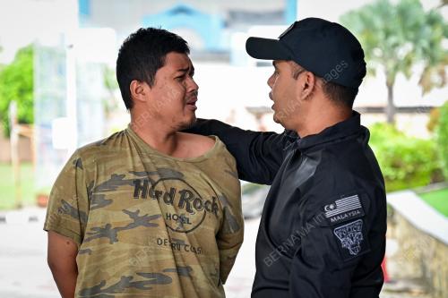 CUCU CEDERAKAN NENEK