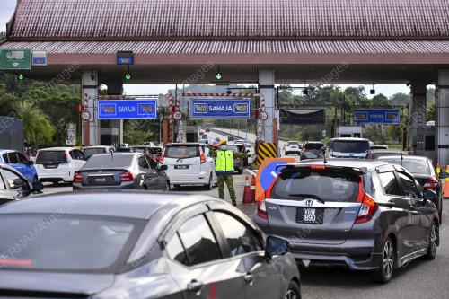 ALIRAN TRAFIK PLAZA TOL KUALA TERENGGANU
