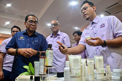 DATUK SERI MOHAMED KHALED NORDIN