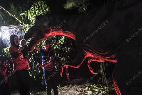 PAMERAN DINOSAUR