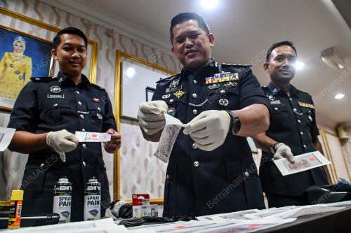 DATUK MAZLI MAZLAN