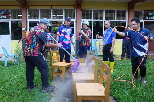 BERSIH SEKOLAH BANJIR