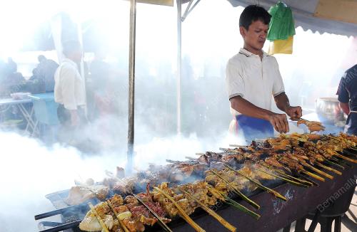 TR03_01072014_BAZAAR_RAMADHAN