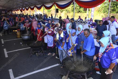 PROGRAM JELAJAH MINI KARNIVAL KELUARGA MALAYSIA FELCRA