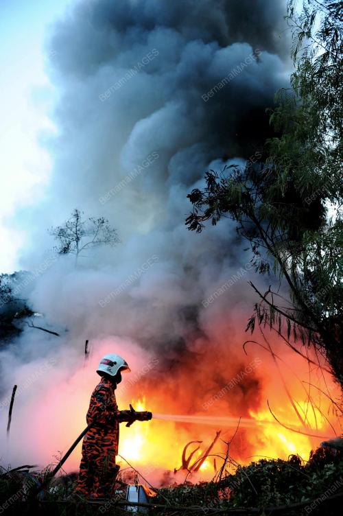 TR03_01112012_SEMAK_TERBAKAR