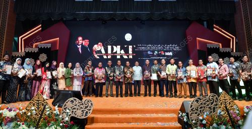 DATUK SERI DR AHMAD SAMSURI MOKHTAR