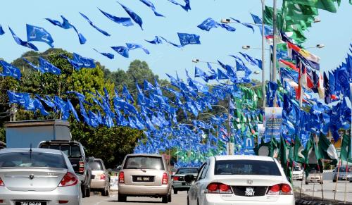 TR03_02042013_PERANG_BENDERA
