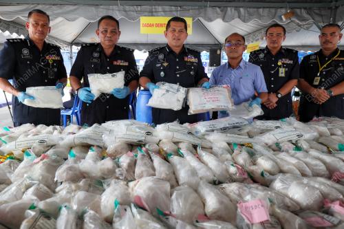 DATUK MAZLI MAZLAN