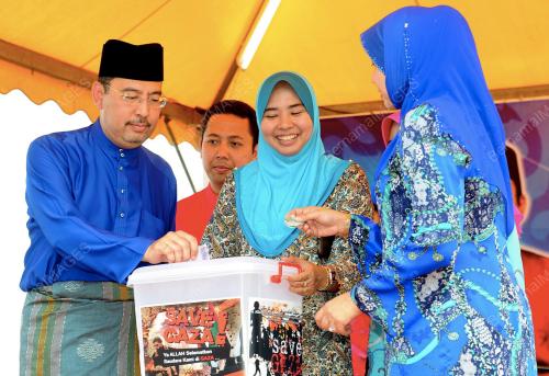 TR03_02814_HULU_RAYA_02082014