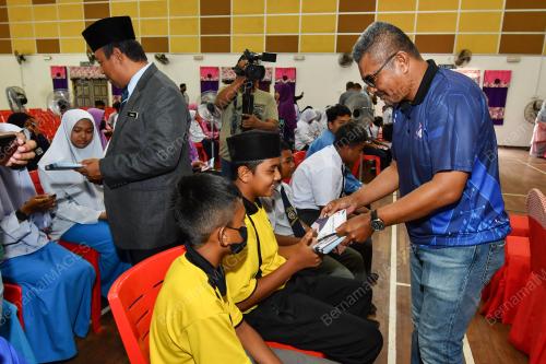 DATUK MOHD RAZMAN YAACOB