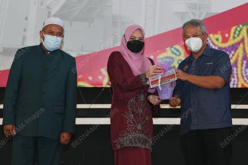 DATUK DR NOOR ZARI HAMAT