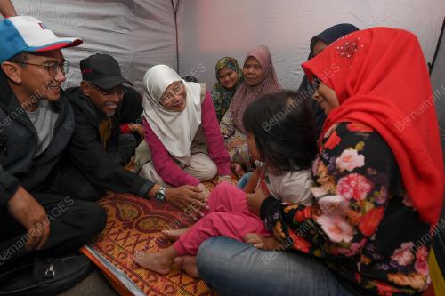 DATUK SERI DR WAN AZIZAH WAN ISMAIL