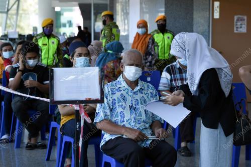 OKU CACAT PENGLIHATAN VAKSIN COVID-19