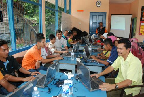 KEMUDAHAN INTERNET OLEH MAXIS