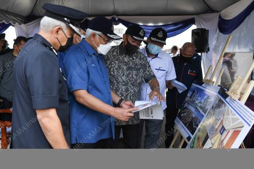 DATUK SERI HAMZAH ZAINUDIN