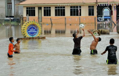 TR03_05012017_BANJIR_DUNGUN