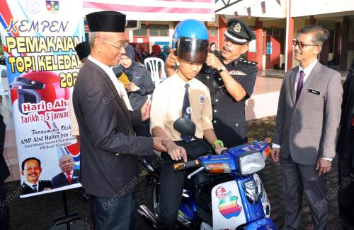 KEMPEN PEMAKAIAN TOPI KELEDAR