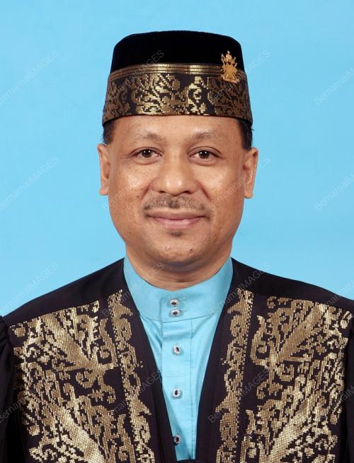 DATUK TENGKU PUTERA TENGKU AWANG