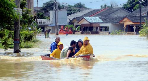 TR03_05122013_BANJIR_KEMAMAN