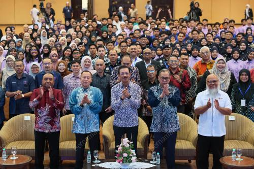 TAN SRI MOHD ZUKI ALI