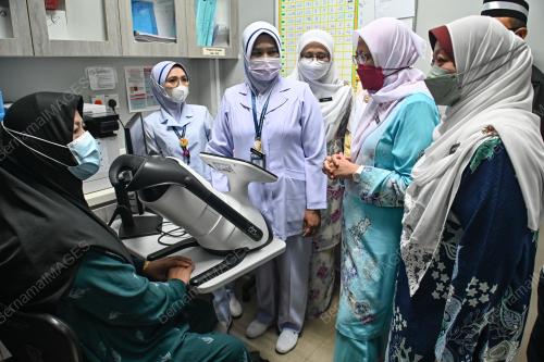 DR ZALIHA MUSTAFA