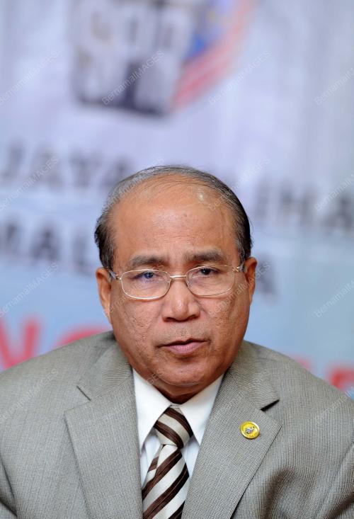 DATUK WAN AHMAD WAN OMAR