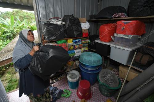 SETOR BANJIR SIMPAN BARANG