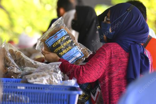SAMBUTAN KEDAI KEROPOK