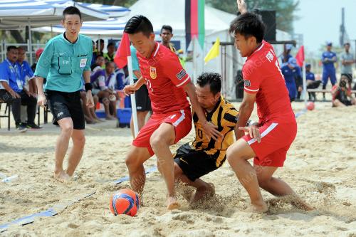 TR03_08032017_BOLA_PANTAI